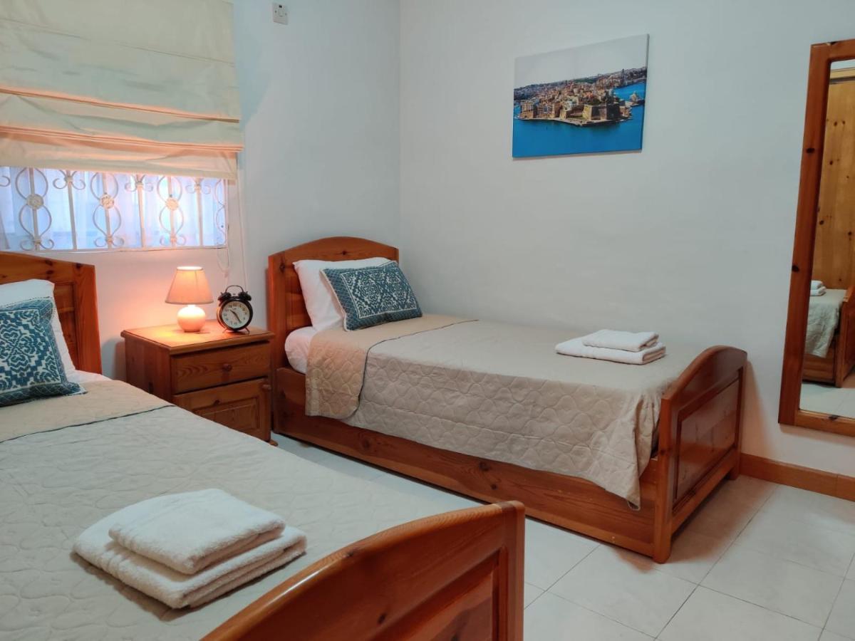 Appartement In The Heart Of Bugibba à San Pawl il-Baħar Extérieur photo